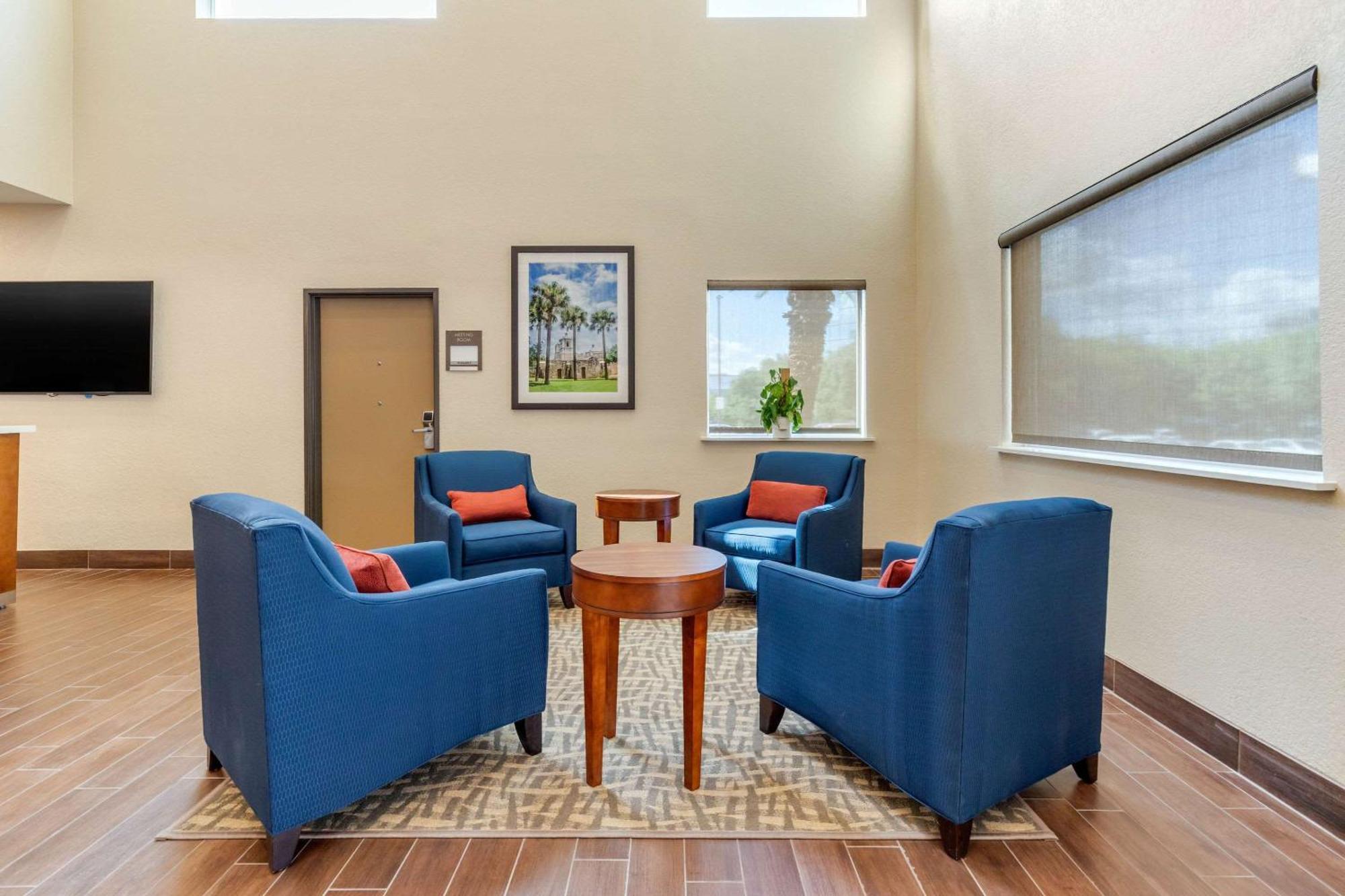 Comfort Suites San Antonio Airport North Luaran gambar